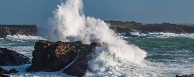 Waves EN © R. Laurent - OT Ile d'Yeu