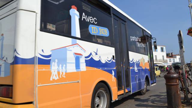 Take the bus on the l'Ile d'Yeu