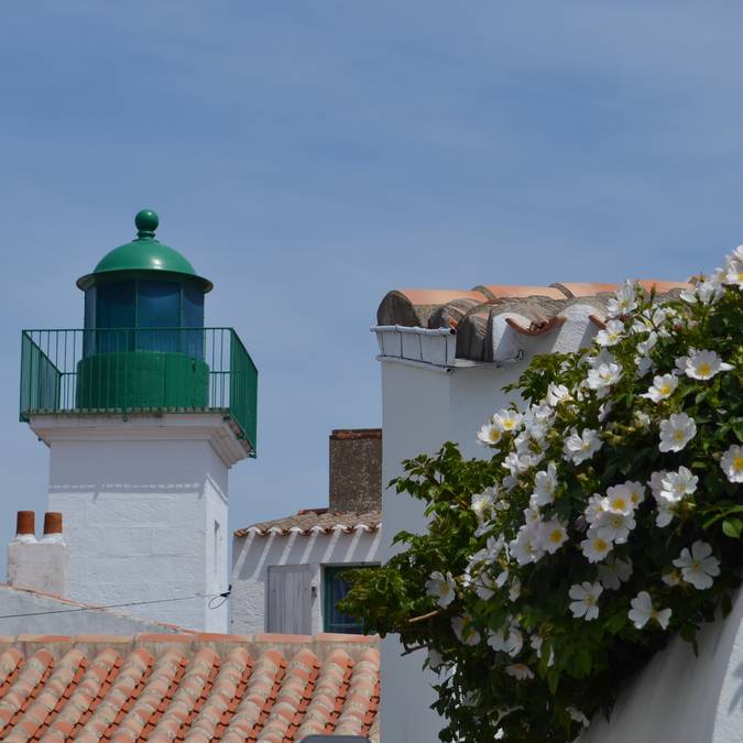 Phare des Mariés lighthouse, Port-Joinville, Ile d'Yeu